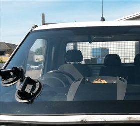 windscreen replacement & repair manchester